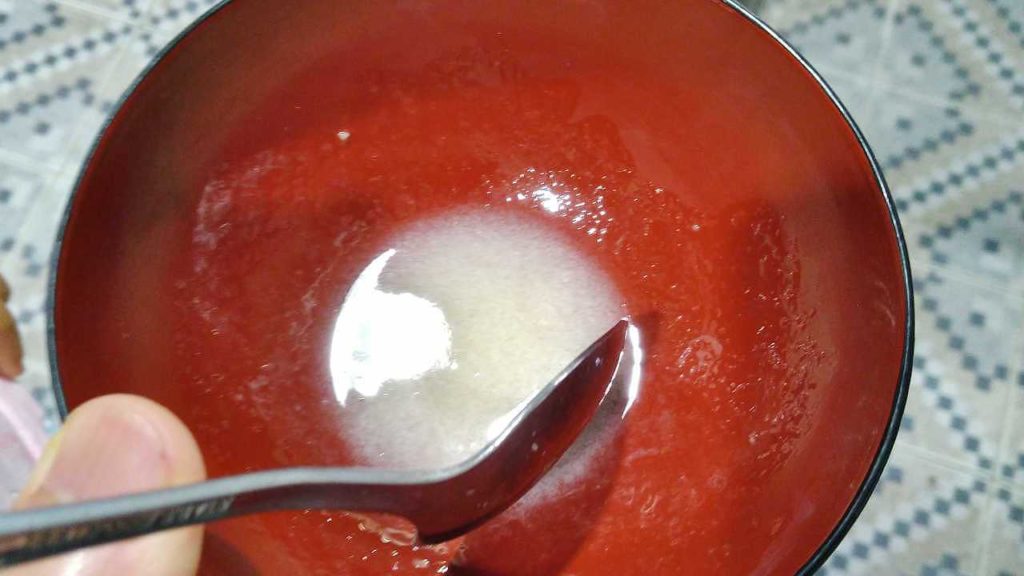 無患子せっけん液と油を混ぜた物